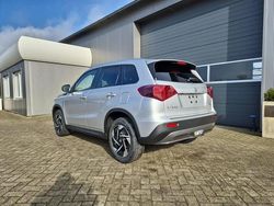 Silky silver metallic silky silver metallic silky silver metallic Neu 2025 Suzuki Vitara Comfort+ SUV | 24.630 € (Fairer Preis)
