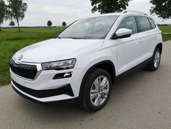 Weiß Neu 2025 Skoda Karoq Selection SUV | 36.290 € (Fairer Preis)