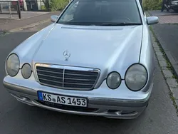 Silber Gebraucht 2000 Mercedes E220 Elegance Limousine | 3.000 € (Guter Preis)