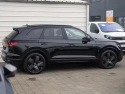 Grenadillschwarz metallic grenadillschwarz metallic Gebraucht 2024 VW Touareg R-line SUV | 90.790 €