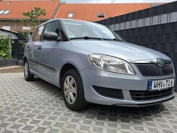 Blau Gebraucht 2010 Skoda Fabia Limousine | 3.950 € (Fairer Preis)