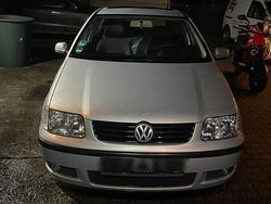 Silber Gebraucht 1999 VW Polo Kleinwagen | 1.500 €