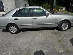 Silber Gebraucht 1996 Mercedes E230 Limousine | 3.450 €