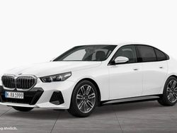 Weiß Gebraucht 2025 BMW 520 Comfort Edition Limousine | 54.890 € (Fairer Preis)