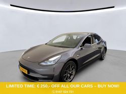 Grau Gebraucht 2020 Tesla Model 3 Standard Range Limousine | 18.900 € (Guter Preis)