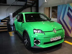 Pop green Neu 2024 Renault R5 Komfort Kleinwagen | 31.230 € (Fairer Preis)