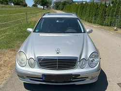 Silber Gebraucht 2004 Mercedes E320 Kombi | 2.990 €