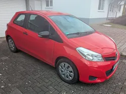 Rot Gebraucht 2012 Toyota Yaris Cool | 4.950 € (Fairer Preis)