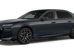 Grau Gebraucht 2024 BMW 740 Comfort Edition Limousine | 104.559 €