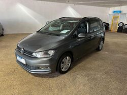 Grau Gebraucht 2016 VW Touran Van / Kleinbus | 11.950 € (Fairer Preis)