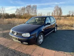 Blau Gebraucht 2001 VW Golf IV Edition Limousine | 2.600 € (Teuer)