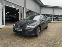 Deep black perleffekt schwarz Gebraucht 2022 VW Golf VIII Life Limousine | 24.790 € (Guter Preis)