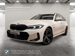 Weiß Gebraucht 2022 BMW 320e M Sport Kombi | 33.790 € (Fairer Preis)