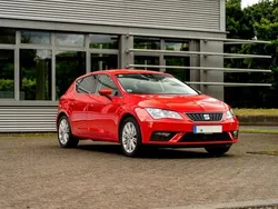 Rot Gebraucht 2020 Seat Leon XCELLENCE Limousine | 18.000 € (Fairer Preis)