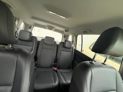 Gelb Gebraucht 2017 VW Touran Van / Kleinbus | 16.000 € (Teuer)