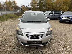Silber Gebraucht 2013 Opel Meriva Van / Kleinbus | 6.500 € (Etwas zu teuer)