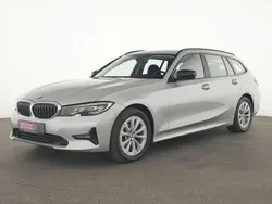 Glaciersilber Gebraucht 2020 BMW 318 Advantage Kombi | 21.236 € (Fairer Preis)