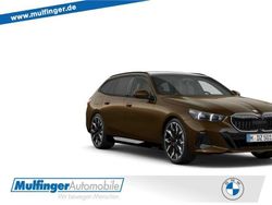 Blau Neu 2025 BMW 540 Performance Kombi | 86.500 €