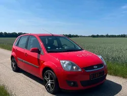 Rot Gebraucht 2006 Ford Fiesta Ghia Kleinwagen | 2.350 € (Etwas zu teuer)