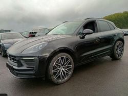 Tiefschwarzmetallic Gebraucht 2022 Porsche Macan SUV | 56.850 € (Superpreis)