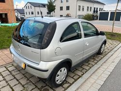 Grau Gebraucht 2005 Opel Corsa Kleinwagen | 1.590 € (Etwas zu teuer)