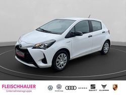 Weiss Gebraucht 2019 Toyota Yaris Hybrid Limousine | 15.900 € (Guter Preis)