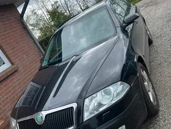 Schwarz Gebraucht 2005 Skoda Octavia Kombi | 2.255 € (Fairer Preis)