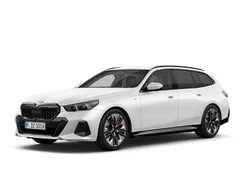 Mineralweiß (weiß) Gebraucht 2024 BMW 540 M Sport Kombi | 68.450 € (Fairer Preis)