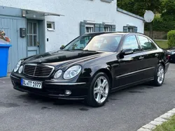 Schwarz Gebraucht 2005 Mercedes E220 Avantgarde Limousine | 6.500 € (Teuer)