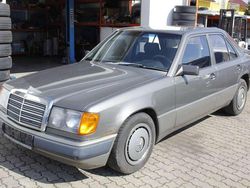 Other Gebraucht 1990 Mercedes E200 Limousine | 1.700 €