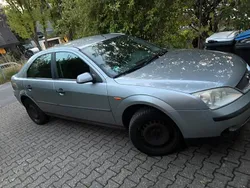Silber Gebraucht 2002 Ford Mondeo Limousine | 1.250 €