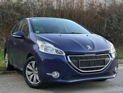 Blau Gebraucht 2013 Peugeot 208 Kleinwagen | 4.990 € (Fairer Preis)