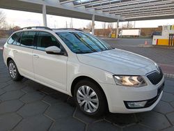 Weiß Gebraucht 2014 Skoda Octavia Kombi | 4.100 € (Superpreis)