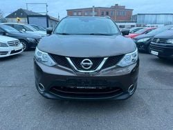 Braun Gebraucht 2015 Nissan Qashqai Visia SUV | 9.900 €
