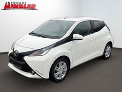 Weiß Gebraucht 2018 Toyota Aygo X-play Kleinwagen | 8.790 € (Fairer Preis)