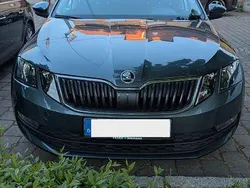 Grau Gebraucht 2017 Skoda Octavia Ambition Kombi | 11.000 € (Guter Preis)