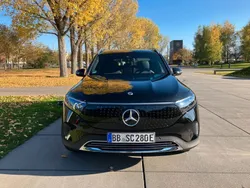 Schwarz Gebraucht 2024 Mercedes EQB250+ SUV | 46.590 € (Superpreis)