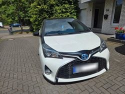 Weiß Gebraucht 2016 Toyota Yaris Hybrid Style Kleinwagen | 12.950 € (Fairer Preis)