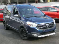 Blau Gebraucht 2017 Dacia Dokker Celebration Van | 7.990 € (Fairer Preis)