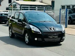 Schwarz Gebraucht 2012 Peugeot 5008 Family Van / Kleinbus | 8.700 € (Etwas zu teuer)
