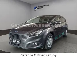 Grau Gebraucht 2015 Ford S-MAX S Van / Kleinbus | 12.490 € (Fairer Preis)