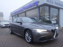 Grau Gebraucht 2018 Alfa Romeo Giulia Super Limousine | 13.499 € (Etwas zu teuer)