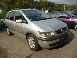 Silber Gebraucht 2004 Opel Zafira Njoy Van / Kleinbus | 950 € (Guter Preis)