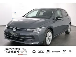 Grau Gebraucht 2024 VW Golf VIII Goal Limousine | 30.990 € (Superpreis)