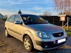Silber Gebraucht 2007 Kia Rio Kleinwagen | 4.600 € (Teuer)
