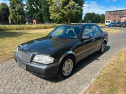 Schwarz Gebraucht 1994 Mercedes C180 Limousine | 1.450 €