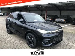 Schwarz Gebraucht 2024 VW Tiguan R-line SUV | 53.800 €