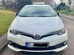 Weiß Gebraucht 2015 Toyota Auris Comfort Limousine | 15.000 € (Etwas zu teuer)