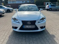 Weiß Gebraucht 2013 Lexus IS300h Limousine | 17.000 € (Etwas zu teuer)