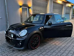 Schwarz Gebraucht 2011 Mini John Cooper Works Kleinwagen | 13.000 € (Etwas zu teuer)